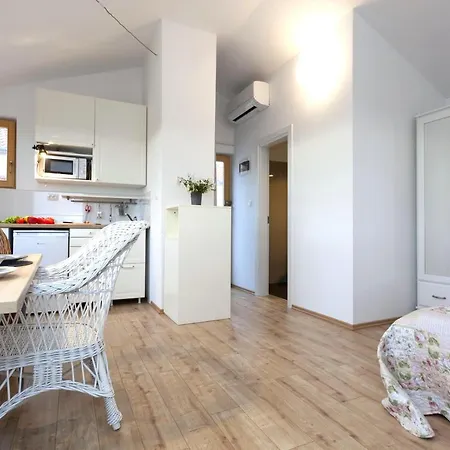 Sea View Borik Apartment